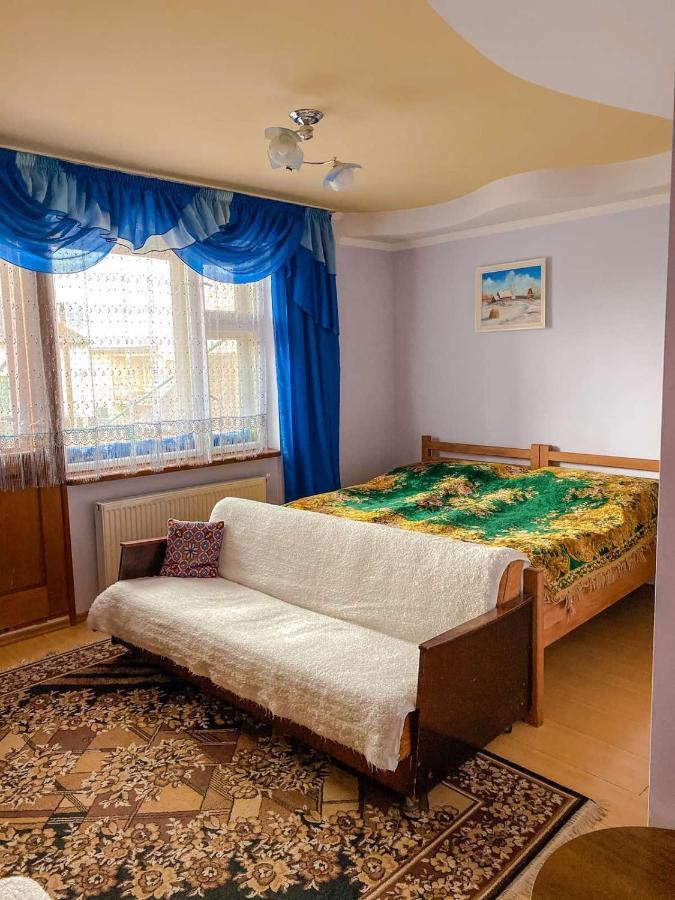 Domashnya Saduba Hotell Mukatjeve Exteriör bild