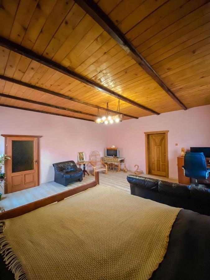 Domashnya Saduba Hotell Mukatjeve Exteriör bild