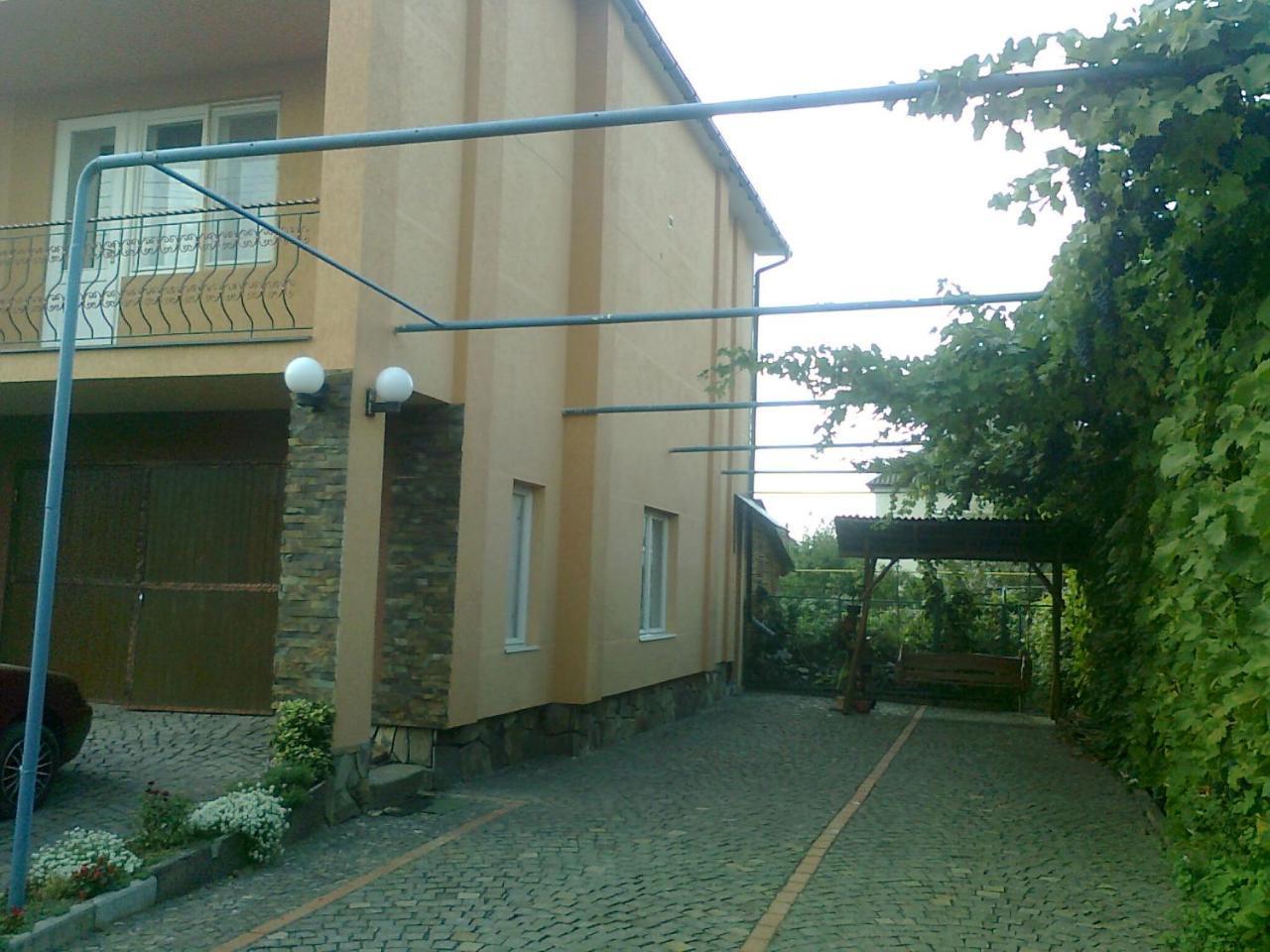 Domashnya Saduba Hotell Mukatjeve Exteriör bild